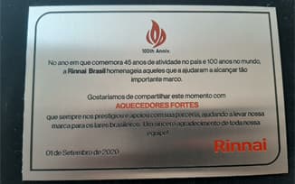 Placa de homenagem da Rinnai Brasil à Aquecedores Fortes, setembro de 2020